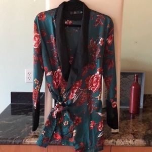 Missguided silky floral print robe sz 4